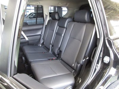 2023 Toyota LAND CRUISER PRADO thumbnail 32