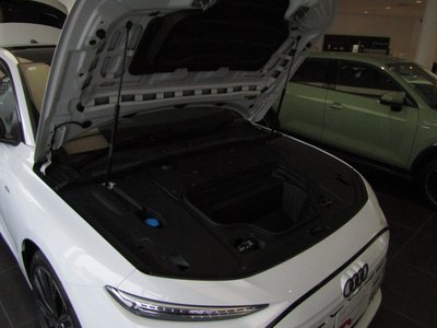 صورة مصغرة 43 لـ 2026 AUDI A6 AVANT E-TRON