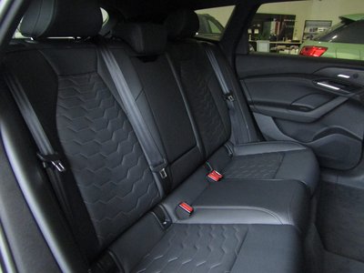 صورة مصغرة 72 لـ 2026 AUDI A6 AVANT E-TRON