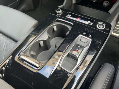 صورة 10 لـ 2025 AUDI Q6 E-TRON