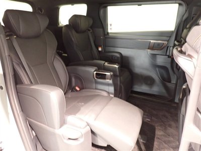 صورة 11 لـ 2023 Toyota ALPHARD