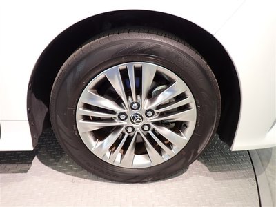 صورة 24 لـ 2023 Toyota ALPHARD