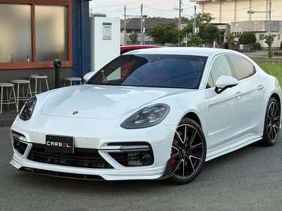 2019 Porsche PANAMERA photo 9