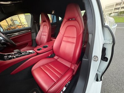 2019 Porsche PANAMERA thumbnail 25