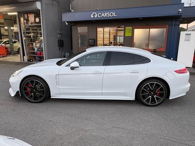 2019 Porsche PANAMERA photo 10