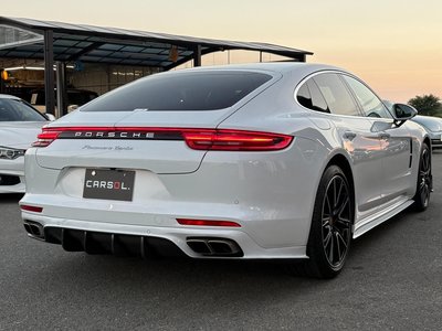 2019 Porsche PANAMERA photo 15