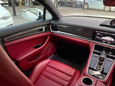 2019 Porsche PANAMERA thumbnail 27