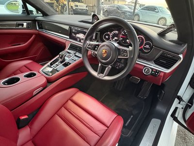 2019 Porsche PANAMERA thumbnail 24