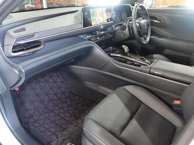 صورة مصغرة 43 لـ 2025 Toyota CROWN ESTATE