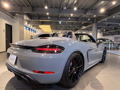 2023 Porsche 718 thumbnail 20