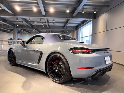 2023 Porsche 718 photo 6
