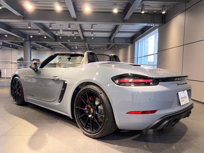 2023 Porsche 718 thumbnail 18
