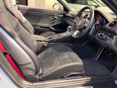 2023 Porsche 718 thumbnail 40