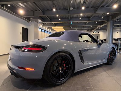 2023 Porsche 718 photo 9
