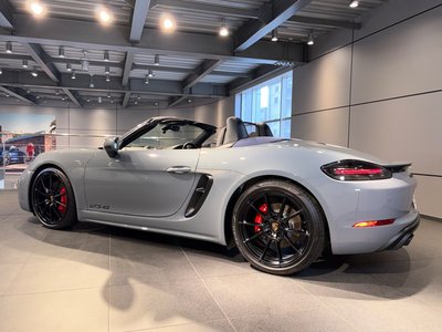 2023 Porsche 718 thumbnail 17