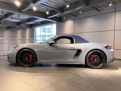 2023 Porsche 718 photo 3