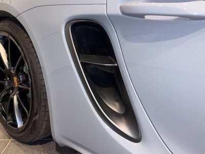 2023 Porsche 718 thumbnail 35