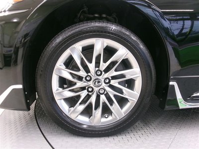2018 Lexus LS thumbnail 20