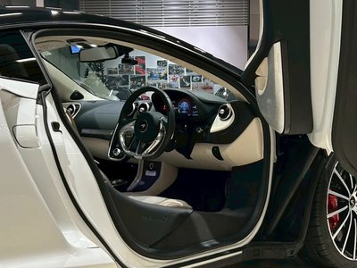 2022 Mclaren GT thumbnail 18
