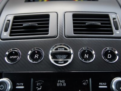 2014 Aston Martin V12 VANTAGE 照片 20