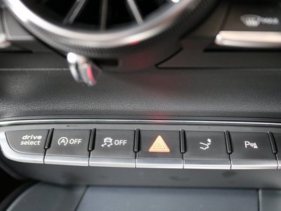 صورة 14 لـ 2023 AUDI TT