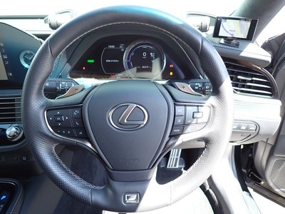 2021 Lexus LS thumbnail 19