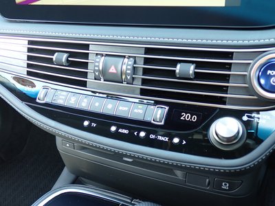 2021 Lexus LS thumbnail 25