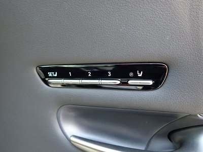 2021 Lexus LS thumbnail 31
