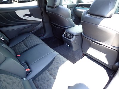 2021 Lexus LS thumbnail 35