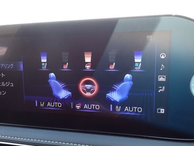 2021 Lexus LS thumbnail 24