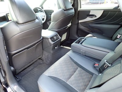2021 Lexus LS thumbnail 36