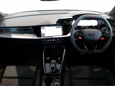 صورة 7 لـ 2025 AUDI RS3 SEDAN
