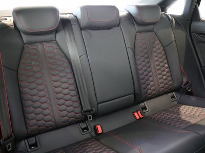 صورة 9 لـ 2025 AUDI RS3 SEDAN