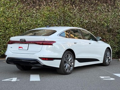 صورة 4 لـ 2025 AUDI A6 SPORTBACK E-TRON