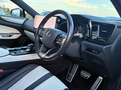 صورة مصغرة 17 لـ 2023 Lexus NX