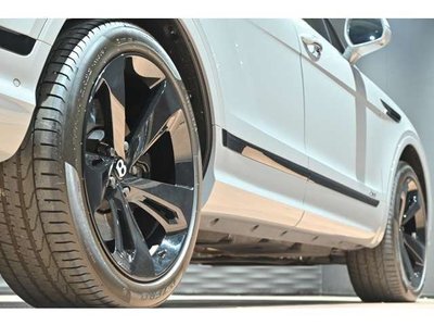 صورة مصغرة 18 لـ 2023 Bentley BENTAYGA