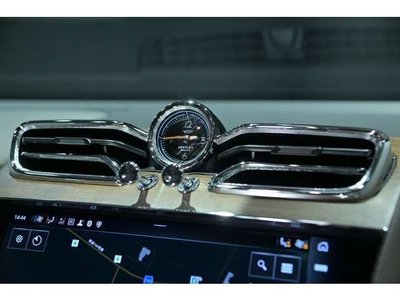 صورة مصغرة 37 لـ 2023 Bentley BENTAYGA