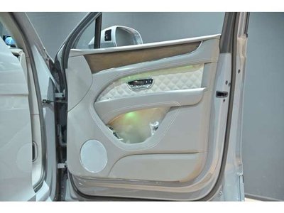 صورة مصغرة 52 لـ 2023 Bentley BENTAYGA