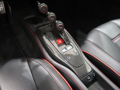 صورة 41 لـ 2010 Ferrari 458 ITALIA