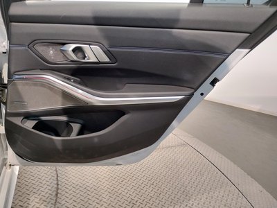 صورة 44 لـ 2021 BMW 3 SERIES TOURING