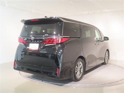 2025 Toyota ALPHARD — фото 3
