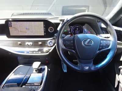 2021 Lexus LS — миниатюра 16