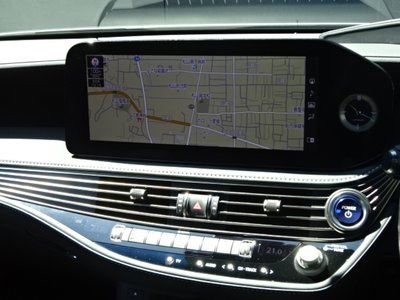 2021 Lexus LS — миниатюра 17