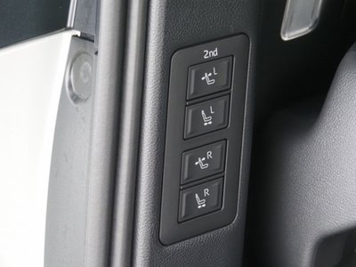 صورة 41 لـ 2025 Toyota ALPHARD