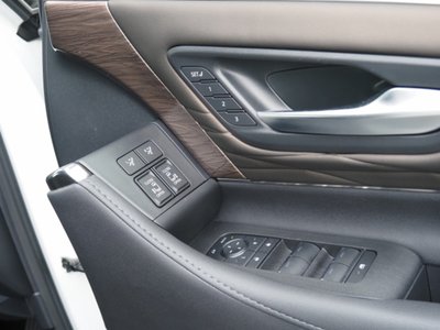 صورة 68 لـ 2025 Toyota ALPHARD