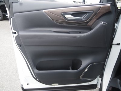 صورة 71 لـ 2025 Toyota ALPHARD