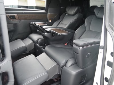 صورة 33 لـ 2025 Toyota ALPHARD