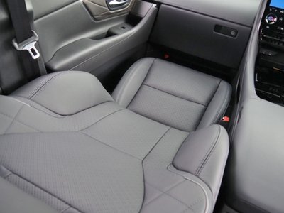 صورة 73 لـ 2025 Toyota ALPHARD