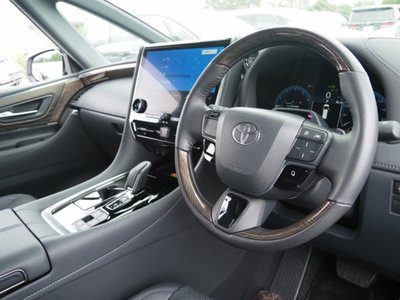 صورة 70 لـ 2025 Toyota ALPHARD