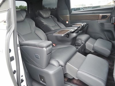 صورة 32 لـ 2025 Toyota ALPHARD